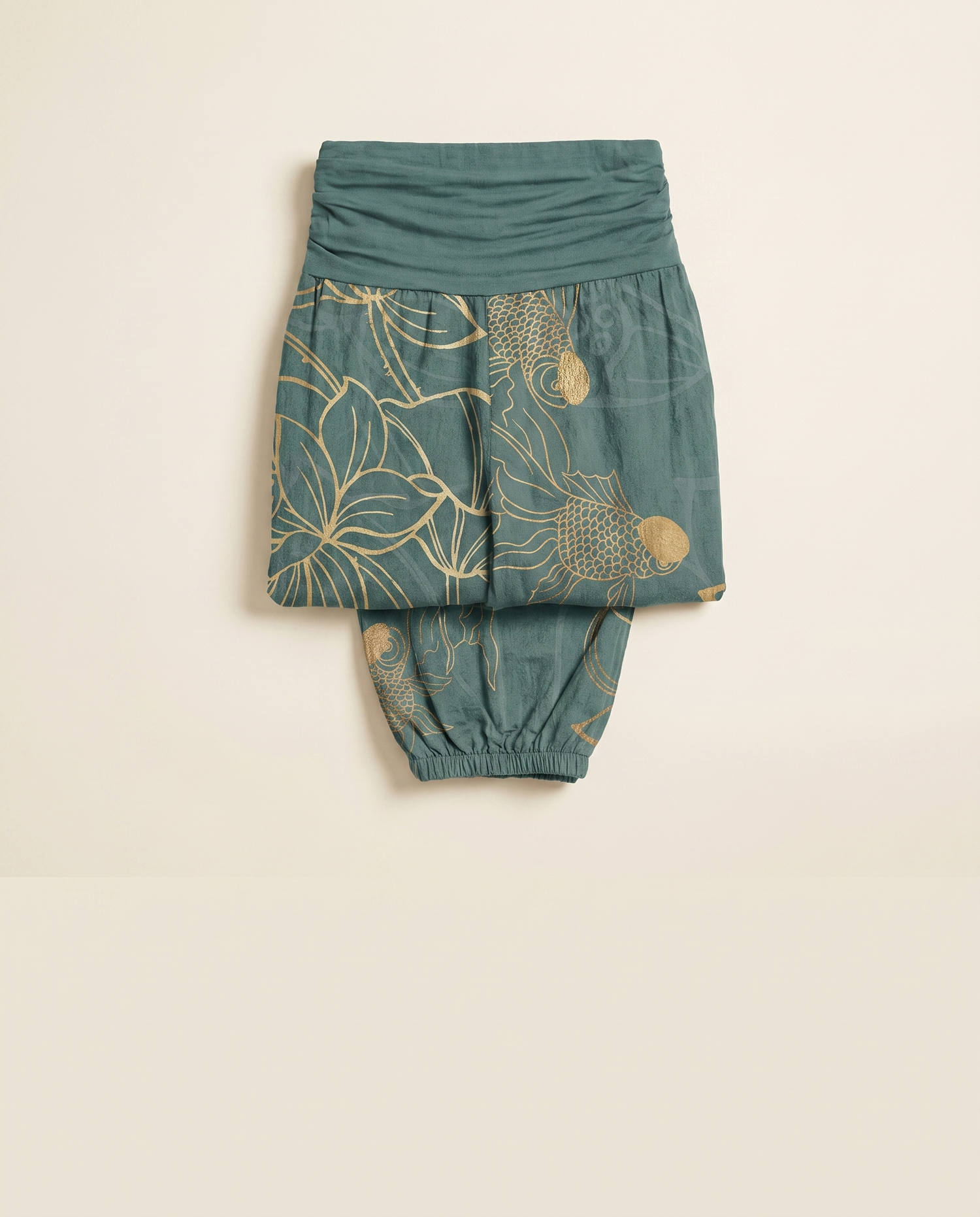 Folded harem pants fit detail - pants home fit band